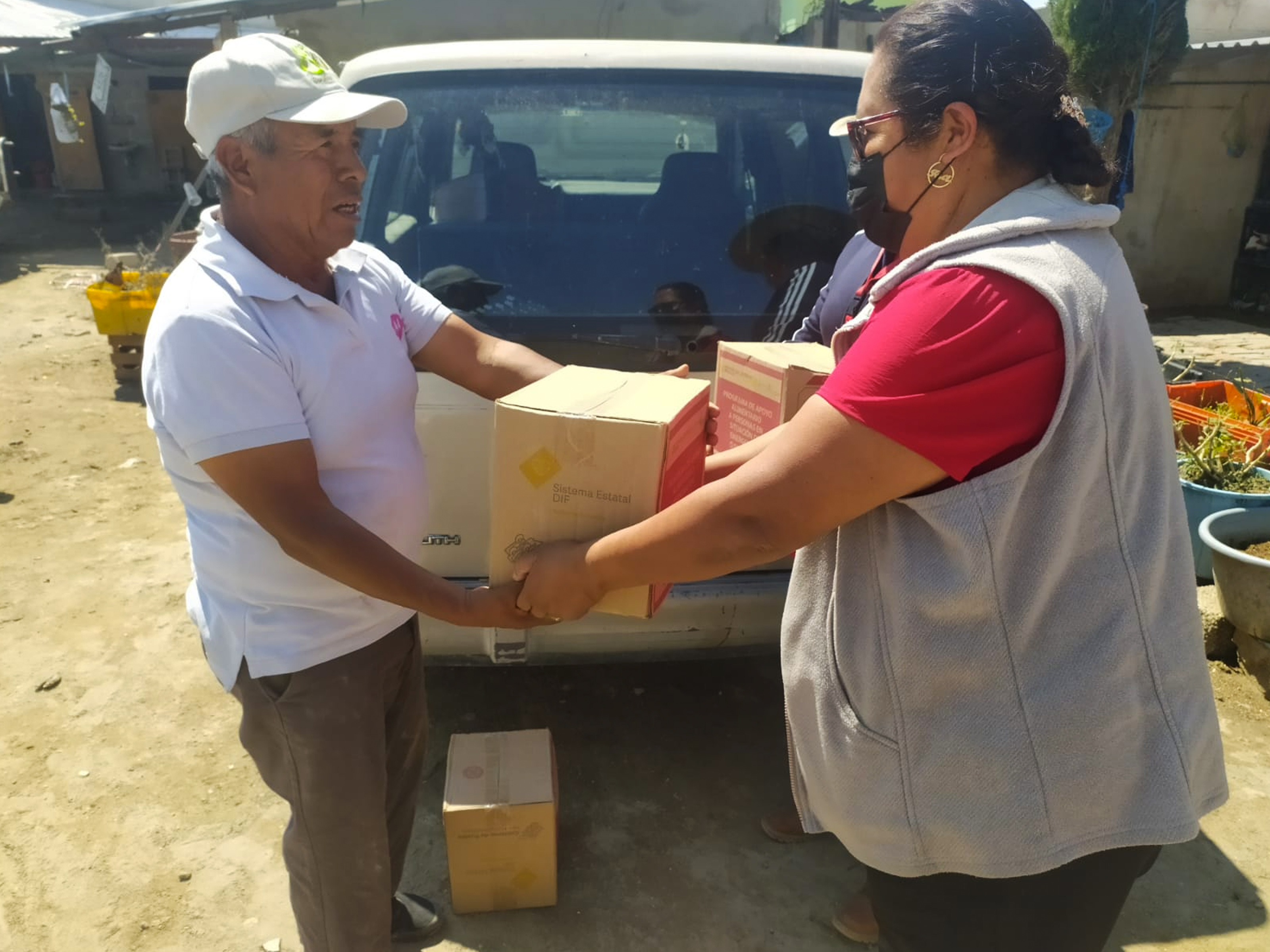 Atiende SEDIF a población del interior del estado afectada por granizadas