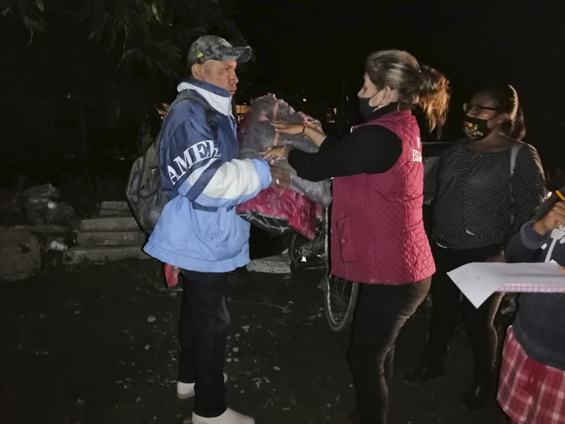 Atiende SEDIF a familias de San Martín Alchichica damnificadas por lluvias