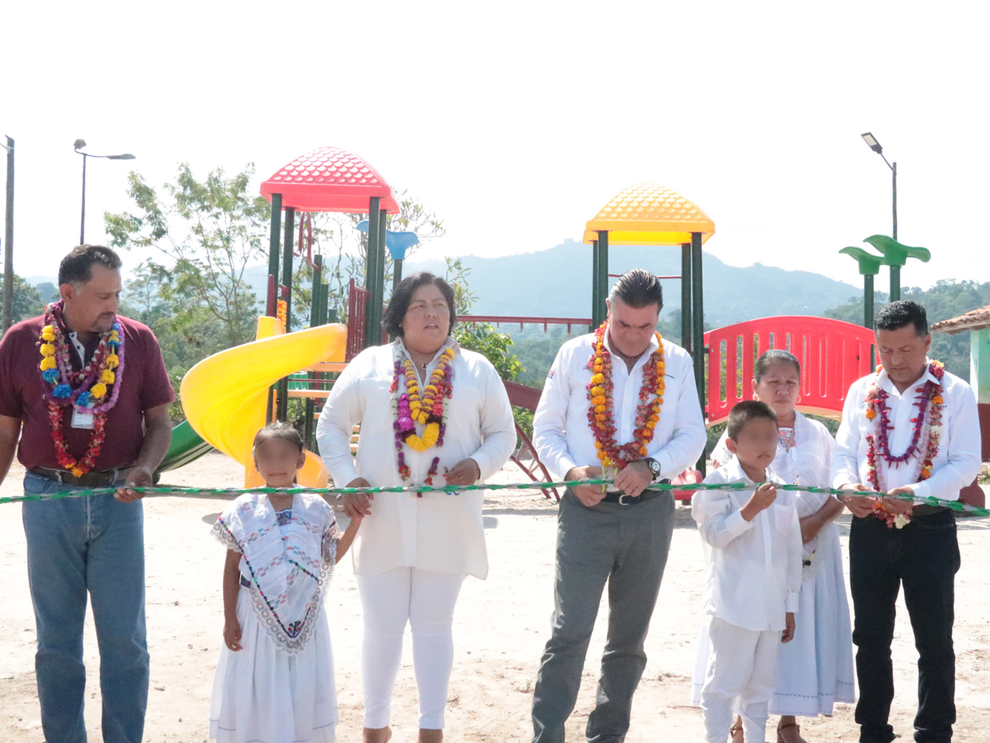 Con juegos y gimnasio, SEDIF promueve bienestar de habitantes en Jonotla