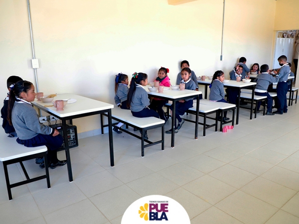 Asegura SEDIF alimentación en escuelas de Tehuacán