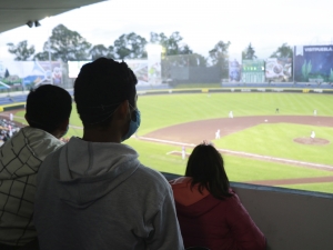 Gracias al SEDIF, poblanos disfrutan del arranque del Preolímpico de Béisbol