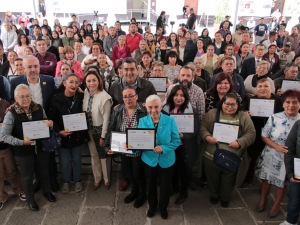 Reconoce SEDIF trayectoria a 130 colaboradoras y colaboradores