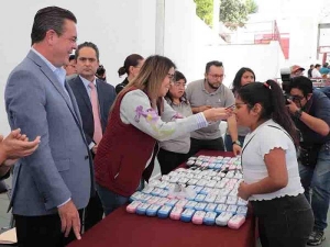 Con entrega de lentes, SEDIF beneficia a 149 niñas, niños y adolescentes