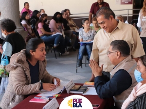 En &quot;Martes Ciudadano&quot;, SEDIF otorga beneficios a personas vulnerables