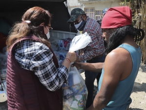 Atiende SEDIF de manera oportuna a damnificados por explosión en Xochimehuacan