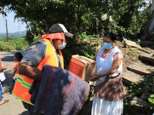 Sigue SEDIF con entrega de apoyos a familias damnificadas por huracán “Grace”