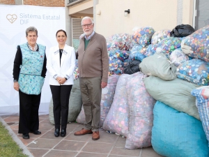 Encabeza Gaby Bonilla entrega de tapitas a fundación “Una Nueva Esperanza”