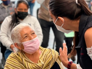 Beneficia SEDIF con aparatos auditivos a población vulnerable del interior del estado