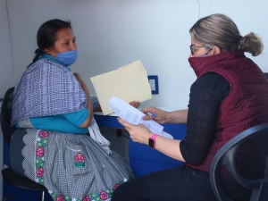 Atiende Registro Civil del SEDIF a habitantes de San Miguel Canoa