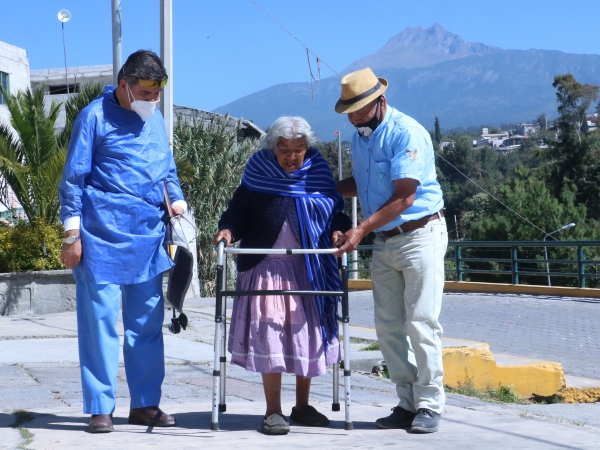 Lleva SEDIF servicios gratuitos de salud a San Miguel Canoa
