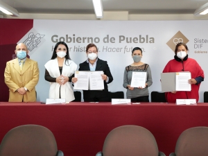 Para contribuir a la formación de jóvenes, SEDIF firma convenio con universidades