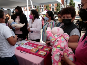 Agradecen poblanas a Gobierno del Estado por acercar servicios médicos