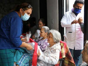 Cubre SEDIF necesidades de adultos mayores que viven en asilos