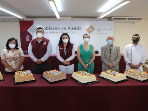 Entrega SEDIF pasteles en beneficio de personas que viven en casas de asistencia