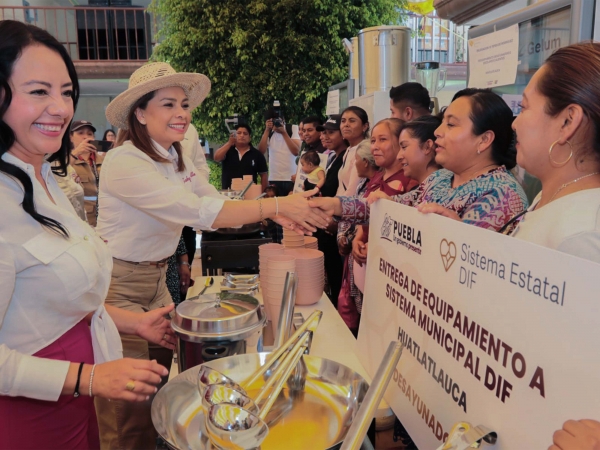 En Santa Inés Ahuatempan, SEDIF entrega equipamiento para ocho municipios